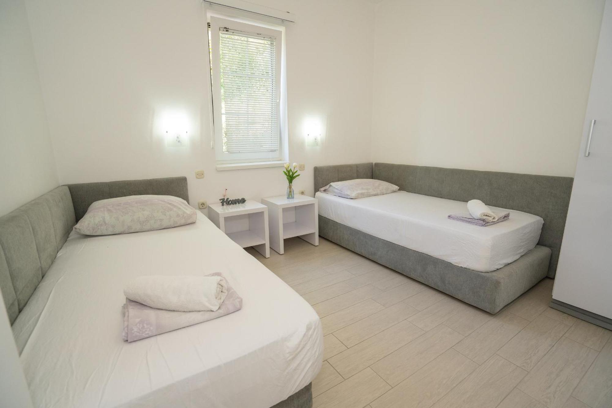 Garden Resort - Apartments Maslina Potocnica Екстер'єр фото