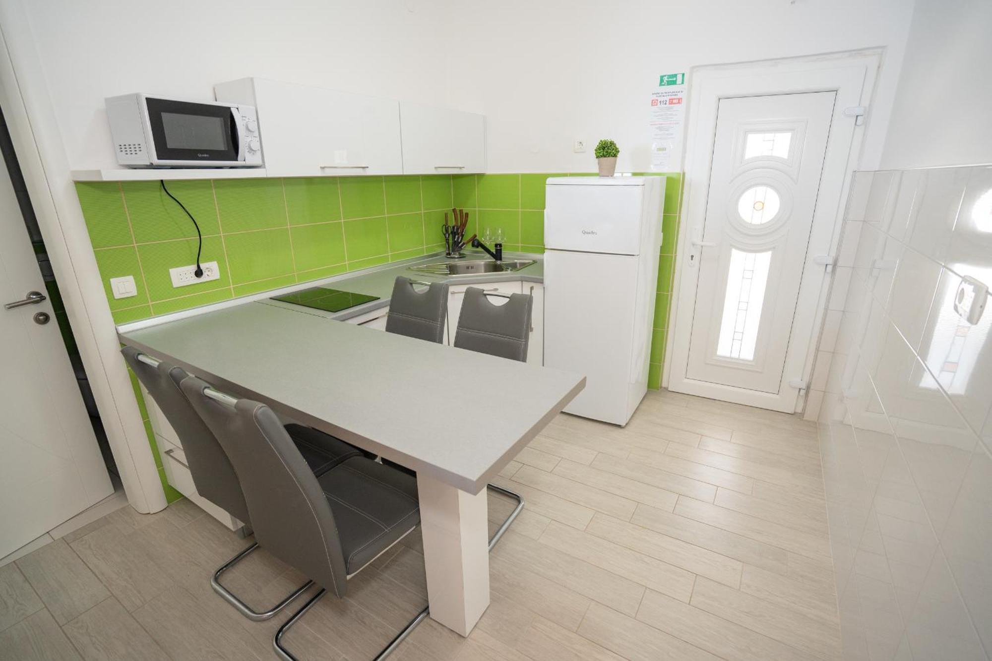 Garden Resort - Apartments Maslina Potocnica Екстер'єр фото